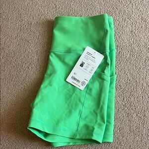 NWT- Athleta Interval Stash 5Inch Short- Size Medium Neon Green